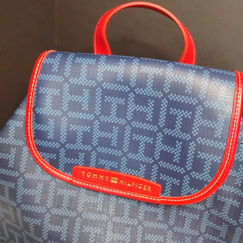 Tommy Hilfiger Dianna II Large Flap Backpack - Picture 3 of 8